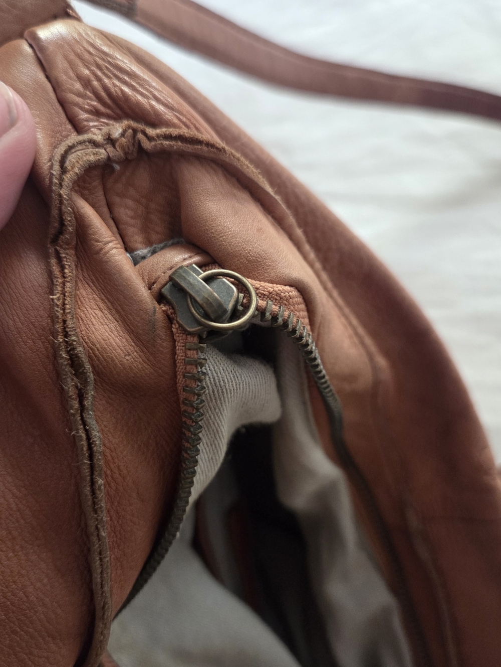 Leather Crossbody Day & Mood Malou Hobo Purse Bag *flaw - Picture 10 of 14
